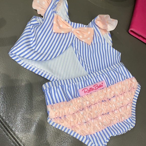 New Ruffle Butts Bikini with hat - Picture 2 of 9